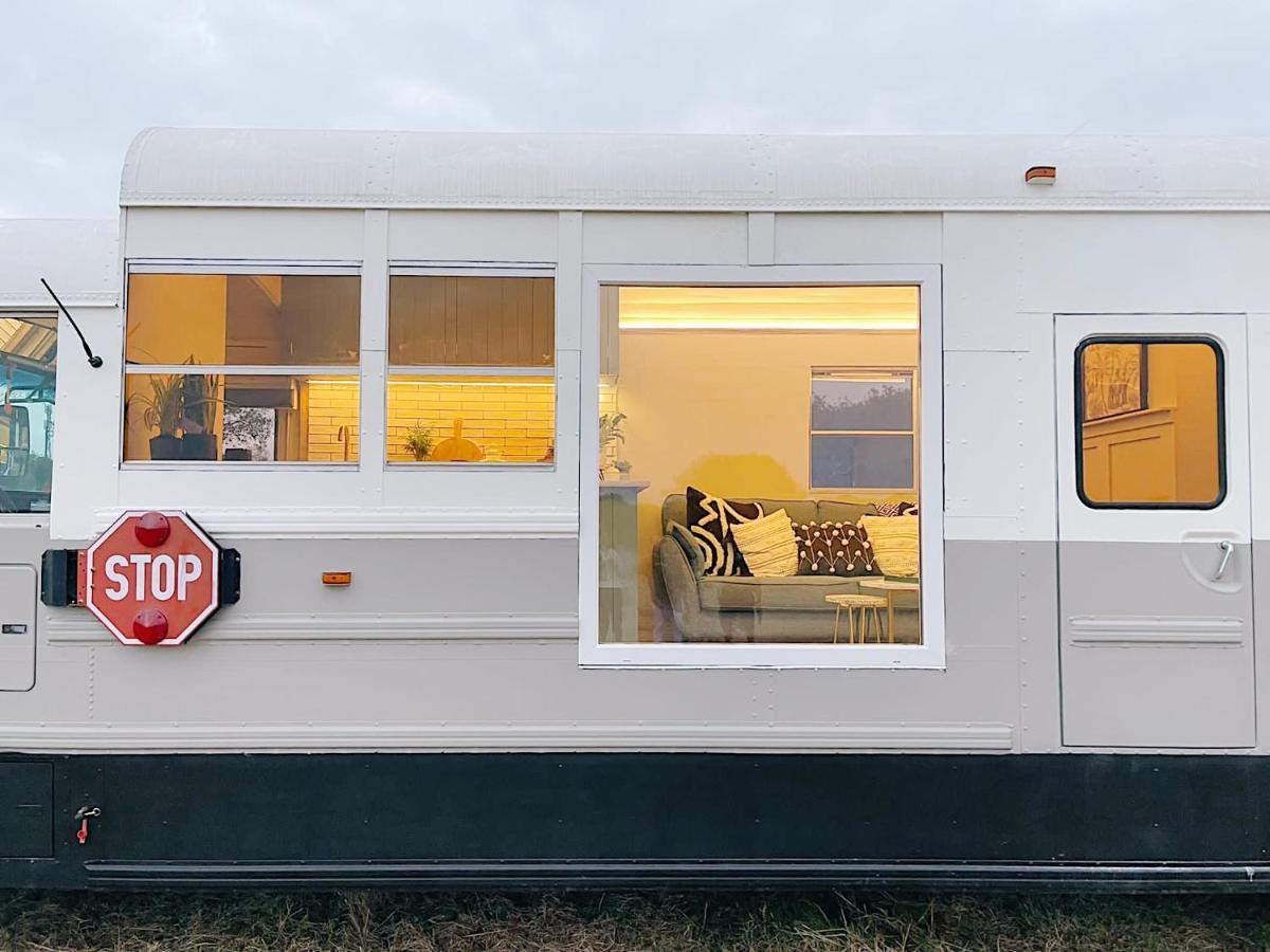 American School Bus Retreat With Hot Tub In Sussex Meadow Uckfield Exterior foto